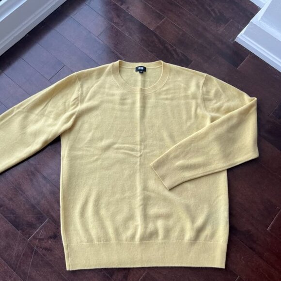 BNWOT Uniqlo Unisex Cashmere Sweater - Picture 3 of 4